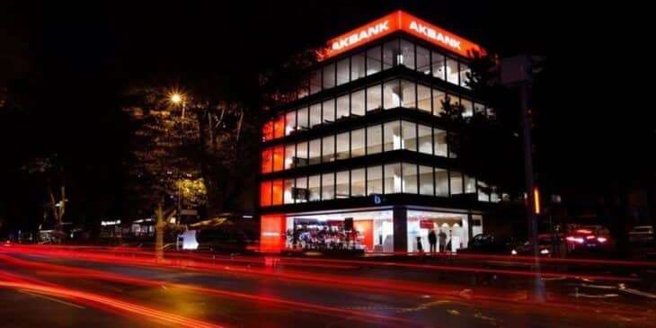 Akbank Şikayet Hattı Telefon Numarası