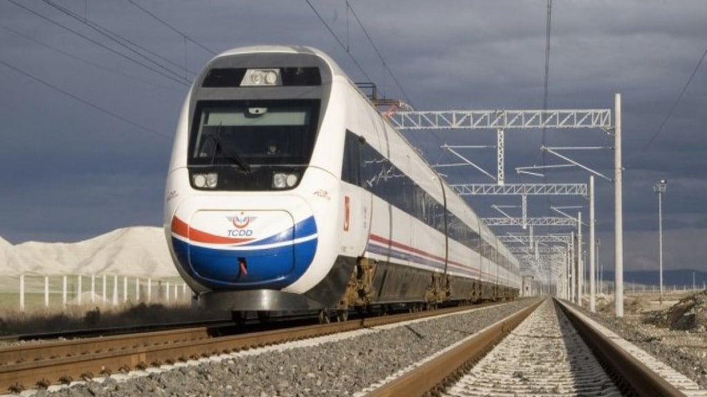 YHT Bilet Fiyatları Ne Kadar? Hızlı Tren Bilet Fiyatları 2025 3 YHT 2
