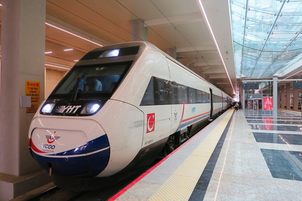 YHT Bilet Fiyatları Ne Kadar? Hızlı Tren Bilet Fiyatları 2025 2 YHT 3