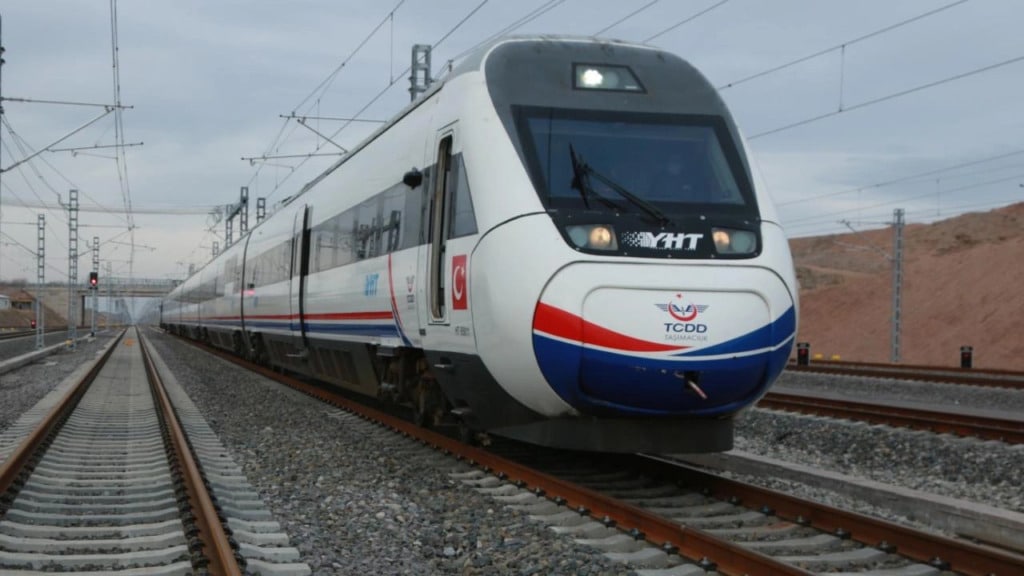 YHT Bilet Fiyatları Ne Kadar? Hızlı Tren Bilet Fiyatları 2025 1 YHT 4